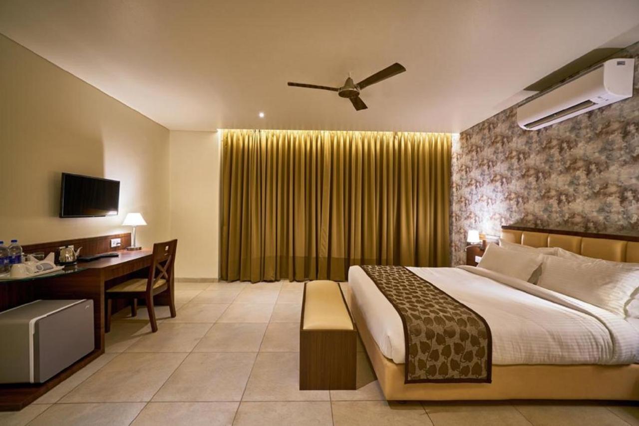 Hotel Shlok Kolhapur Exterior foto